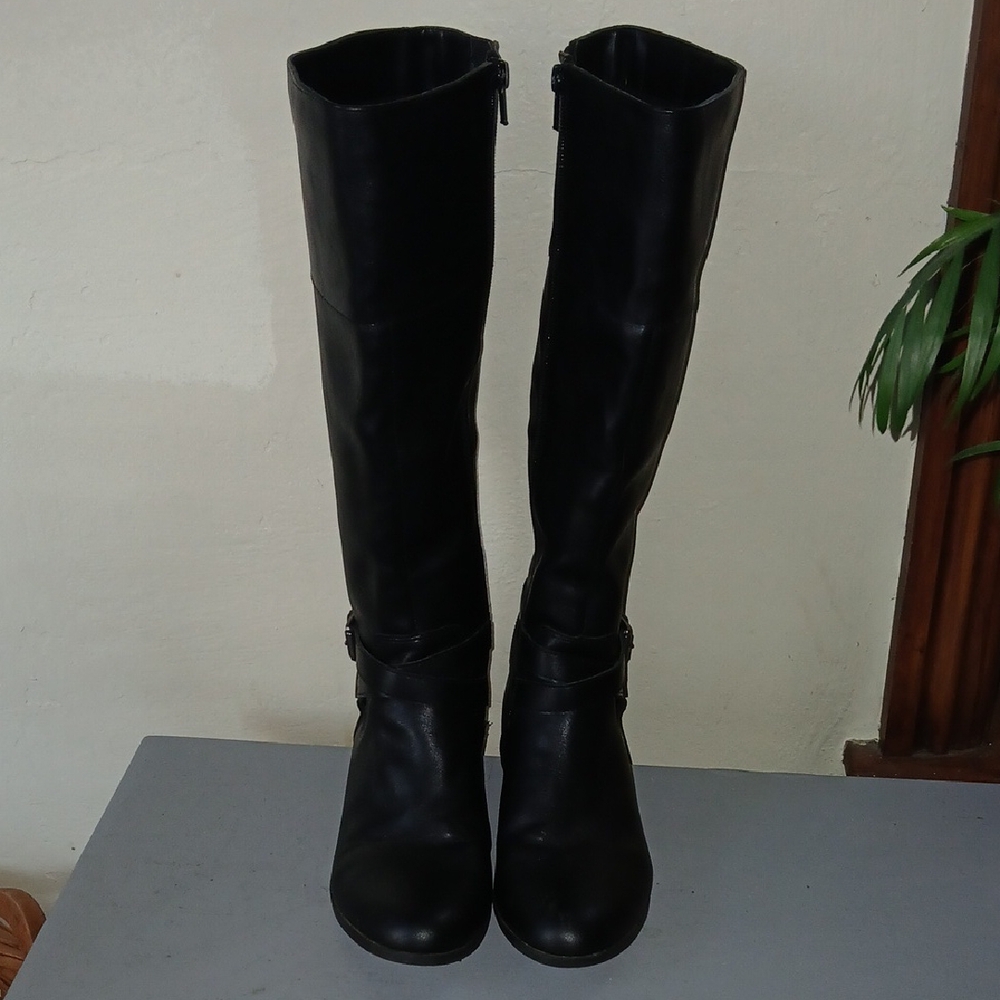 NWOT Elegant Black  Knee Women's Boots